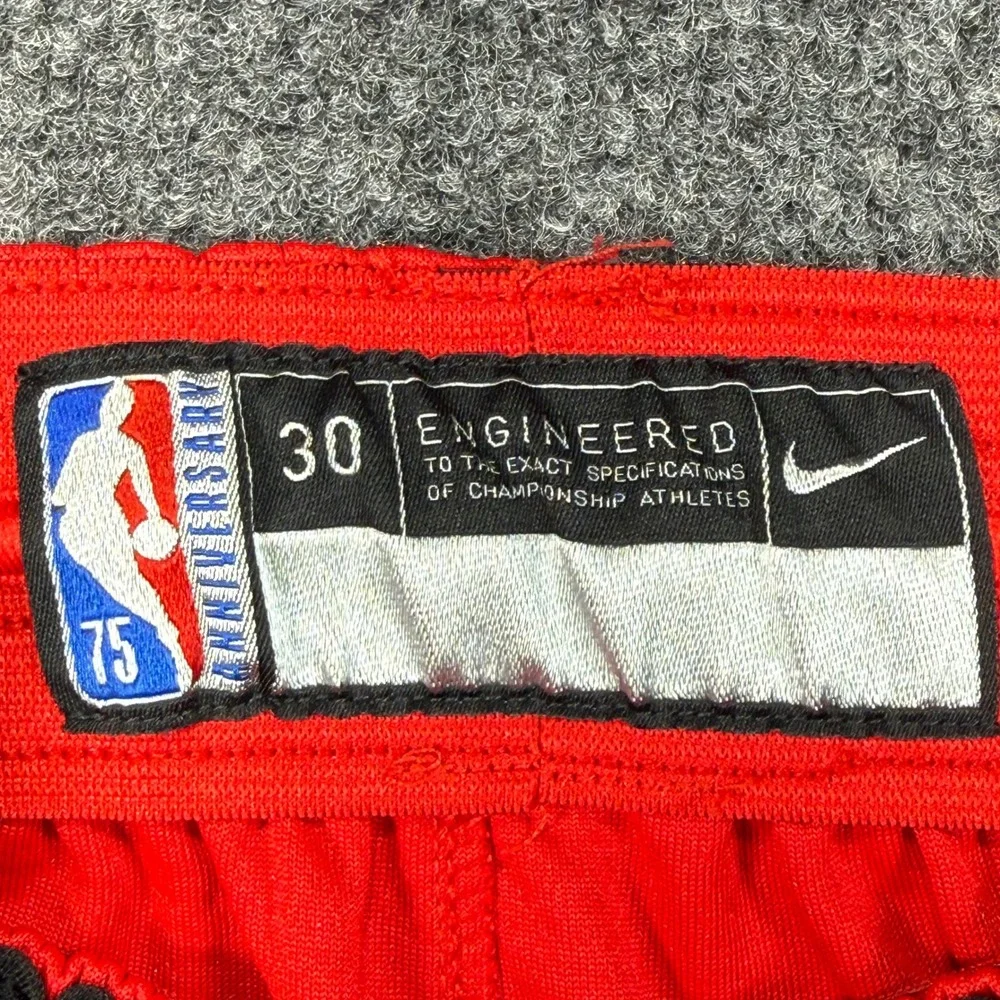 Nike Chicago Bulls NBA 75th Anniversary Shorts Mens Small Red Dri-FIT Engineered